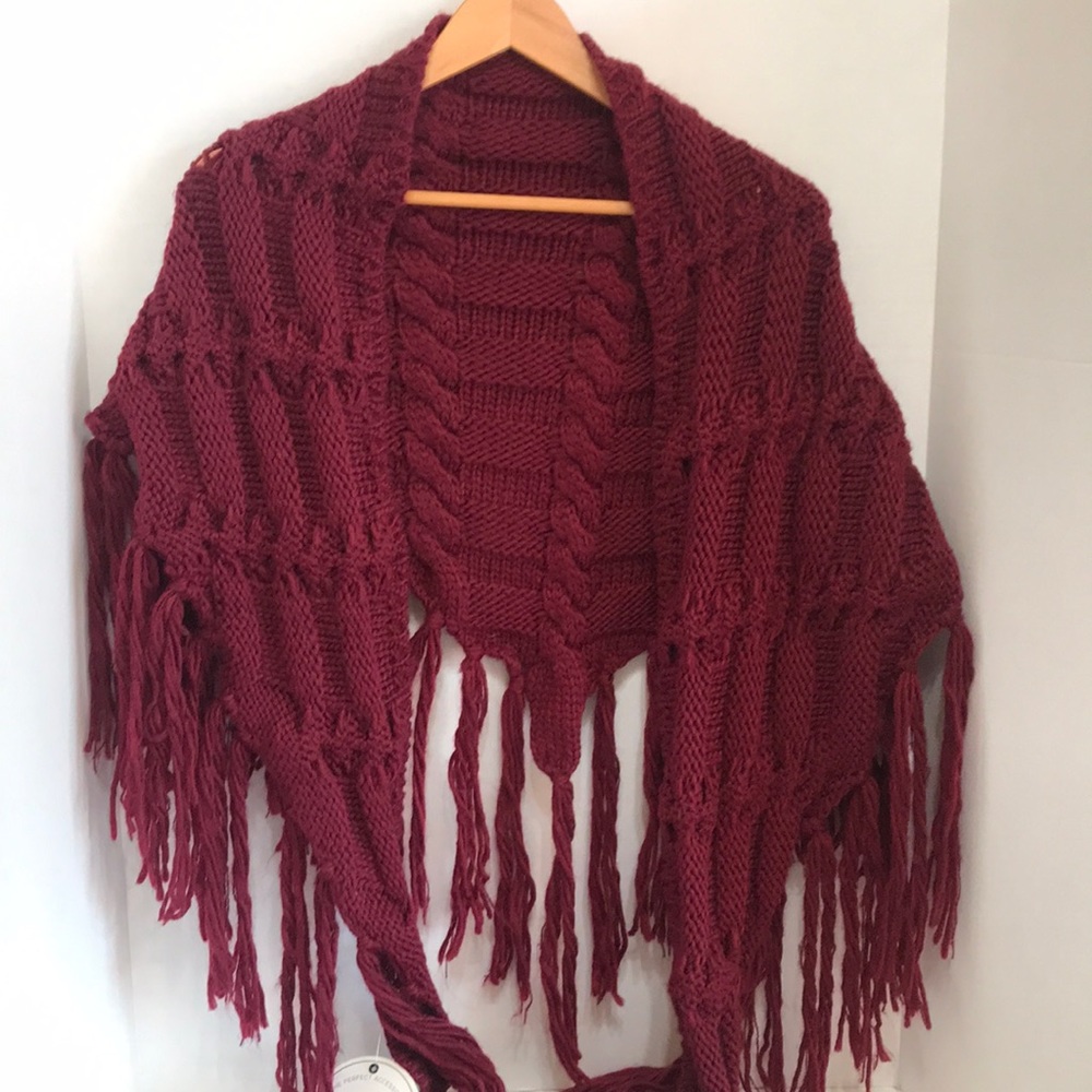 Wrapped Stylish Scarf with tassels. New